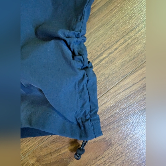 Denver Hayes Capri - Picture 3 of 7